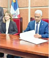 Senado y OEI firman acuerdo para capacitar a legislador­es - PressReader