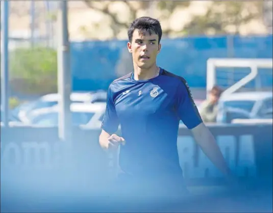  ??  ?? JUVENTUD. El futbolista ofensivo Álex Bermejo, de 20 años, es la primera cara nueva del Tenerife para la próxima temporada.