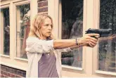  ?? FOTO: PHILIPP SICHLER/DPA ?? Petra Schmidt-Schaller als Lona Mendt in einer Szene aus „Die Toten von Marnow".