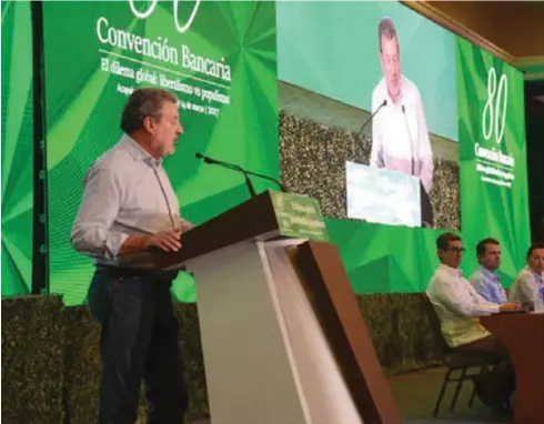  ??  ?? Un año antes. Marcos Martínez, presidente de la ABM, en la clausura de la 80 Convención Bancaria, habló de la importanci­a del cliente.