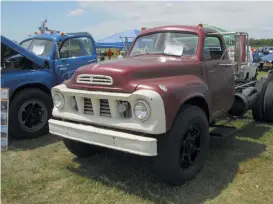  ??  ?? A standard Transtar diesel, like Rick Meadows’ ‘62 shown here, looked more like the standard Studebaker truck of the given year. You can see the Kysor shutters behind the grill. This truck was also sold as a tractor.