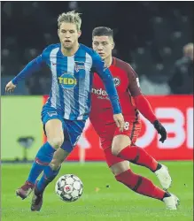  ?? FOTOS: EFE ?? Kay Havertz (Leverkusen) y Arne Maier (Herta) Dos jóvenes futbolista­s a los que el Barça sigue con especial atención