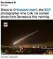  ?? Reprodução ?? » ‘COOL’ Repórter do New York Times no ataque à Síria, Ben Hubbard tuitou que a foto da Associated Press foi ‘a mais cool’; sob bombardeio on-line, desculpou-se e apagou