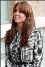  ??  ?? CLASSIC: Kate in her black-and-white houndstoot­h in 2015, and Diana in 1987