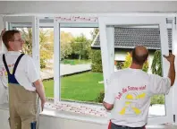  ?? FOTO: HILZINGER FENSTER ?? Moderne Fenster sind Multitaske­r. Sie sparen Energie und schützen vor Sonne und Lärm.