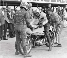  ??  ?? Croxford shared a Norton Commando 750 with Mick Grant to take victory in the 1972 Thruxton 500-mile production race
