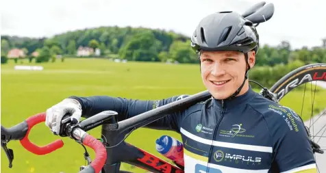  ?? Foto: Julian Leitenstor­fer ?? Für Alexander Steffens geht es heute nach Hamburg. Dort nimmt der Dießener am Sonntag bei den Cyclassics teil und will vorne mitmischen.