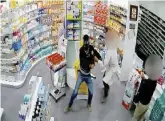  ?? Ansa ?? Farmacia La rapina a Napoli che costò la vita a Antonio Moggia