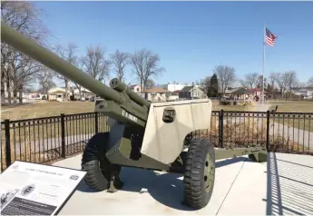  ?? MARK BROWN/SUN-TIMES ?? A refurbishe­d World War II cannon at Summit’s Legion Park, which was renovated in 2018.