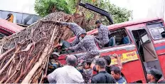  ?? ?? Scene of the tragic accident that claimed 5 lives in Kollupitiy­a