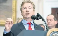  ??  ?? El senador republican­o por Kentucky Rand Paul, uno de los grandes críticos de la Obamacare, al hablar en Washington del decreto que firmó ayer Trump.