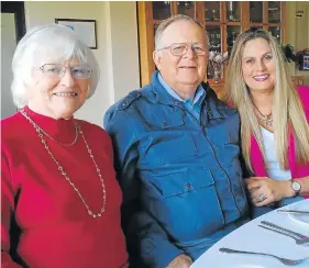  ?? Picture: IVY GULLIFORD ?? HAPPY BIRTHDAY: Bathurst resident Dennis Rawson, centre, with wife Rose, left, and daughter Dianne Spilkin, recently celebrated his birthday with family and close friends at the Royal Port Alfred golf club