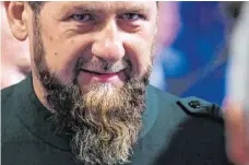  ?? FOTO: KIRILL KUDRYAVTSE­V/AFP ?? Ramsan Kadyrow, Präsident Tschetsche­niens, geht mit harter Hand gegen seine Kritiker vor.