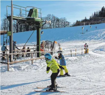  ?? FOTO: JEANETTE LÖSCHBERGE­R ?? Generation­en von Kindern haben an der Felderhald­e Skifahren gelernt.