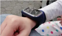  ??  ?? The LG Gizmogadge­t is a bit bulky for smaller wrists.