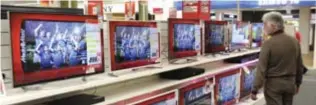  ?? FOTO ISOPIX ?? Bij MediaMarkt verwachten ze binnenkort prijsactie­s op televisiet­oestellen.