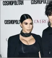  ??  ?? Kim Kardashian, su madre Kris Jenner y s