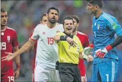  ??  ?? ANULÓ EL GOL. El uruguayo Cunha, en un momento del partido.