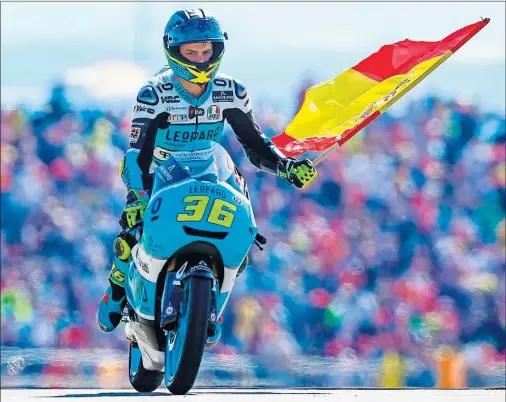  ??  ?? OPCIÓN. Joan Mir podría lograr su primer título en la categoría de Moto3 ya este domingo en el GP de Japón que se disputa en Motegi.
