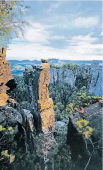  ?? FOTO: SÄCHSISCHE SCHWEIZ E. V. ?? Im Elbsandste­ingebirge fühlte sich so mancher Besucher an die Schweiz erinnert.