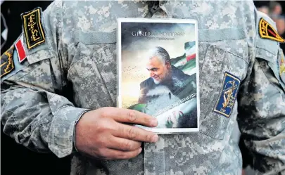  ?? [Wana News Agency/Reuters] ?? Der Kommandeur der Quds-Brigaden, Qassem Soleimani, wurde bei einem Drohnenang­riff getötet.