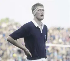  ?? ?? ↑ Scotland legend Doddie Weir won 61 caps for his country