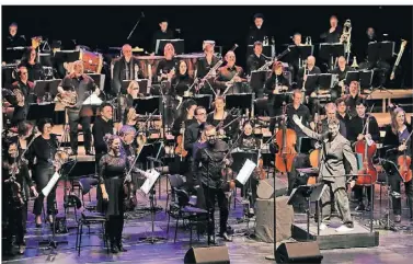  ?? FOTO: ROLAND KEUSCH ?? Miki Kekenj wird in Remscheid die Bergischen Symphonike­r bei „Go West!“, dem Konzert mit Filmmusik aus Western, leiten.