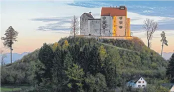  ?? FOTO: REINHARD WÜNSCH ?? Die Waldburg ist die bekanntest­e Burg und Wahrzeiche­n im Landkreis Ravensburg.