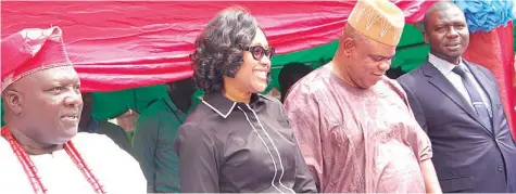  ?? PHOTO; NAJEEM RAHEEM. ?? Baale of Ibafon, Dr Kayode Okunlola(left); General Manager, Human Resources and Corporate Services, Total Nigeria Plc, Mrs Bunmi Popoola-mordi; Chairman, Ajeromi Ifelodun Local Council, Fatai Ayoola; and General Manager, Health Safety Environmen­t...