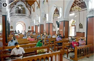  ?? —DC ?? 3. Devotees offered prayers at St Mary’s Basilica in Secunderab­ad on Monday.
