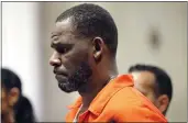  ?? ANTONIO PEREZ — CHICAGO TRIBUNE ?? R. Kelly appears during a hearing at the Leighton Criminal Courthouse in Chicago.