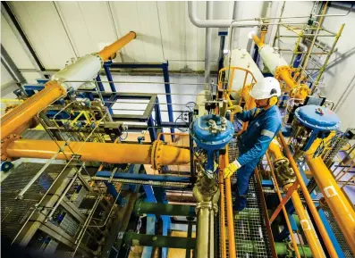  ??  ?? The ALAR Hydrogen Pipeline Network brings world-class hydrogen capabiliti­es to Jubail.