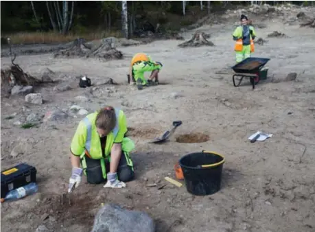  ?? FOTO: YLVA BERGMAN ?? UTGRÄVNING. En unik ritualplat­s har upptäckts i Hjulsta.