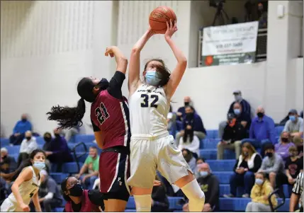  ?? AUSTIN HERTZOG - MEDIANEWS GROUP ?? Spring-Ford’s Hailey Hudak grabs a rebound against Penn Wood.