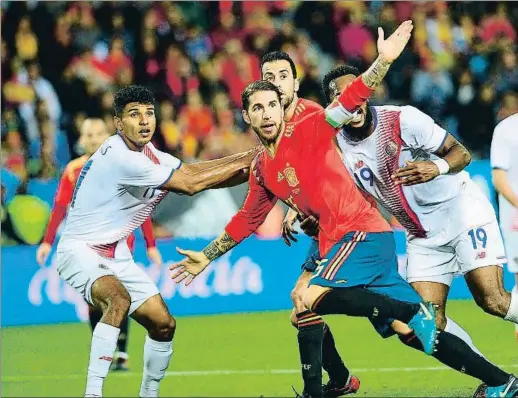  ?? CRISTINA QUICLER / AFP ?? Sergio Ramos, durante el partido del sábado en La Rosaleda contra Costa Rica