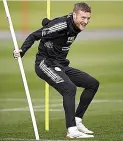  ?? ?? IN OFF THE POST Jamie Vardy was all smiles during training yesterday