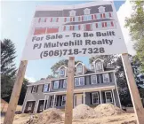  ?? STEVEN SENNE/ASSOCIATED PRESS ?? A new home in Norwood, Mass. U.S. home building fell in September, driven by a sharp decline in the constructi­on of new apartments. However, home constructi­on has risen 1.6% in the past year.