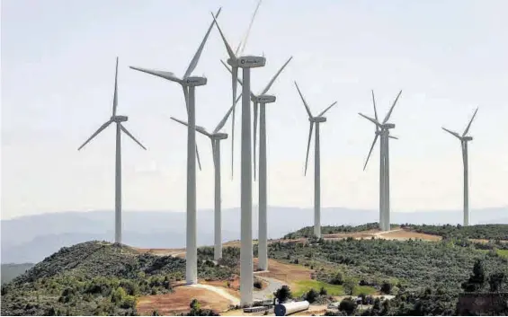  ?? MARC VILA ?? La energía eólica o la solar son algunos de los sectores que han despertado el interés de los inversores extranjero­s en España.