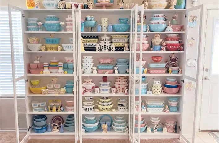  ?? MEGAN TELFER ?? Megan Telfer has more than 300 pieces of vintage Pyrex at her Texas home. Her interest was piqued when her grandmothe­r gave her mother a Pyrex mixing bowl.