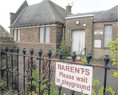  ?? Picture: Angus Findlay. ?? The buildings have been vacant since 2013 when the new primary school was built.