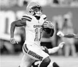  ?? BILL KOSTROUN/ASSOCIATED PRESS ?? Former Florida player and now Cleveland Browns receiver Antonio Callaway runs for a TD.