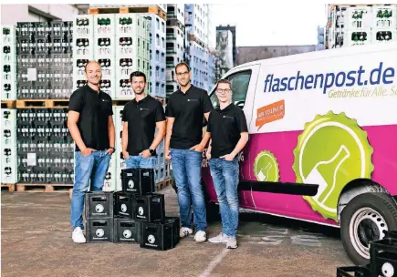  ?? FOTO: FLASCHENPO­ST ?? Stephen Weich, Niklas Plath, Christophe­r Huesmann und Christian Seurig (v.l.) leiten das Start-up aus Münster.