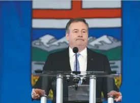  ?? DAVE CHIDLEY LA PRESSE CANADIENNE ?? La premier ministre Jason Kenney a quitté son poste de chef du Parti conservate­ur uni mardi soir, après avoir reçu 51,4 % de soutien de son caucus lors d’un vote de confiance.