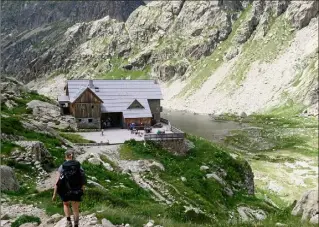  ?? (Photo E. O.) ?? Le refuge de Nice, dans la vallée de la Gordolasqu­e, en haute Vésubie, ouvrira le  juin.