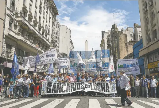  ?? ?? El de los bancarios es uno de los gremios que resultaría afectado