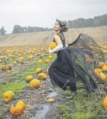  ?? ?? Hannah Visocchi plays a pumpkin farmer called Ella in Dundee Rep’s reimaginin­g of Cinderella