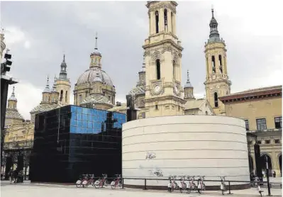  ?? Miguel Ángel Gracia ?? El edificio del cubo fue construido en 1991, con la última gran reforma de la plaza del Pilar.