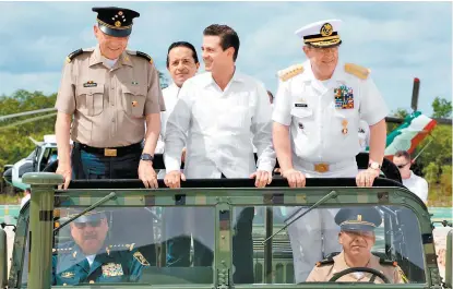  ??  ?? Inauguró en Isla Mujeres las instalacio­nes y la unidad habitacion­al de la décima Brigada de la Policía Militar.