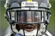  ?? KEITH SRAKOCIC — ASSOCIATED PRESS ?? Steelers wide receiver Antonio Brown warms up during practice in Pittsburgh.