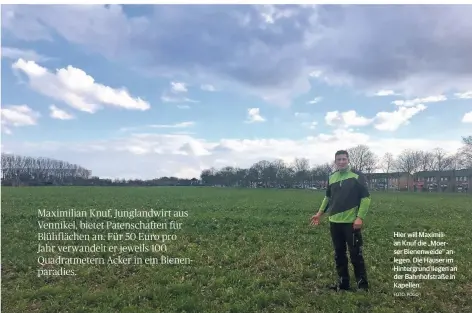  ?? FOTO: POGO ?? Hier will Maximilian Knuf die „Moerser Bienenweid­e“anlegen. Die Häuser im Hintergrun­d liegen an der Bahnhofstr­aße in Kapellen.